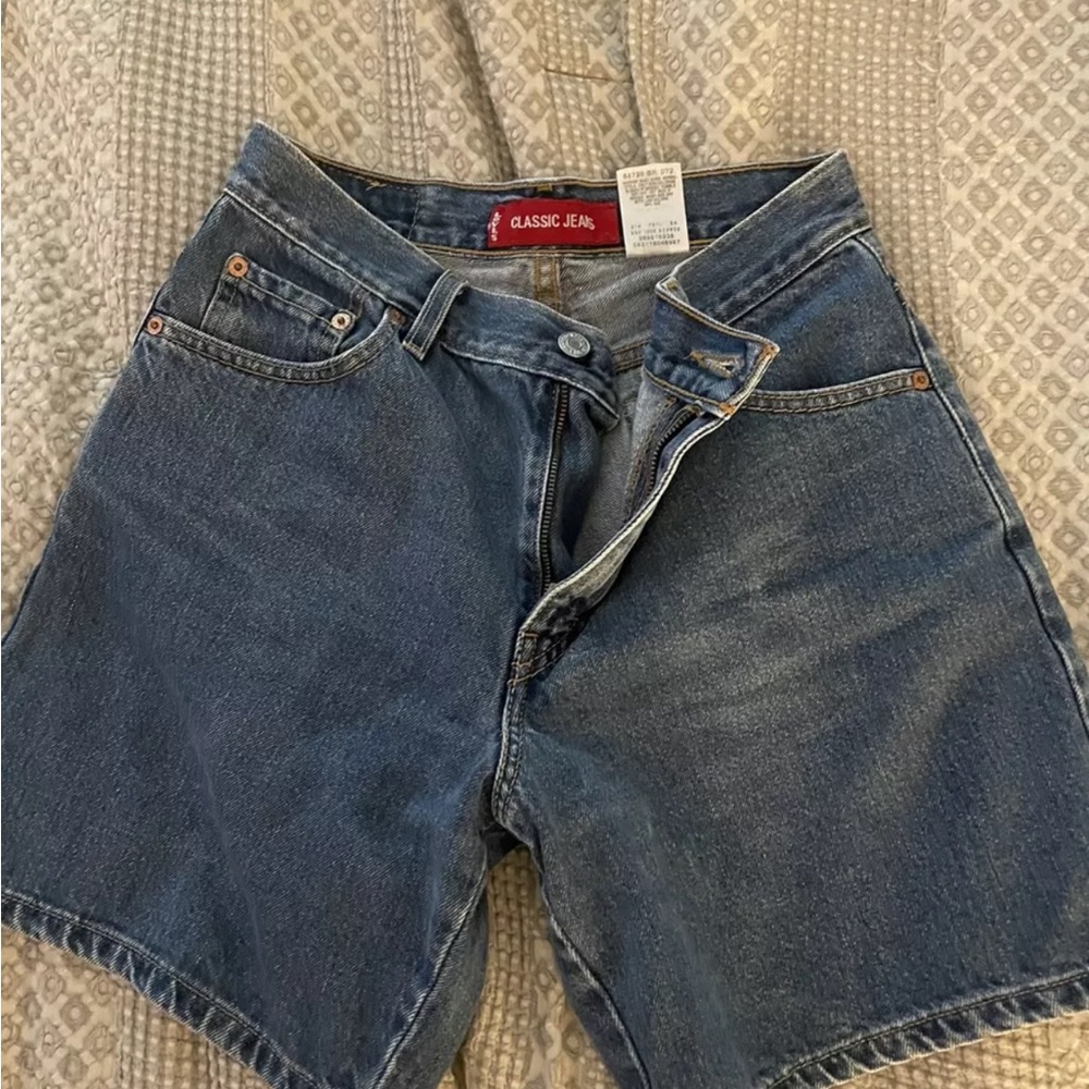 Levi’s Classic Jean Denim Shorts Size 6